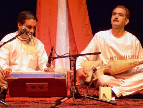 Le Concert Époustouflant de Homayoun: Un Soir Persan Inoubliable à Paris!